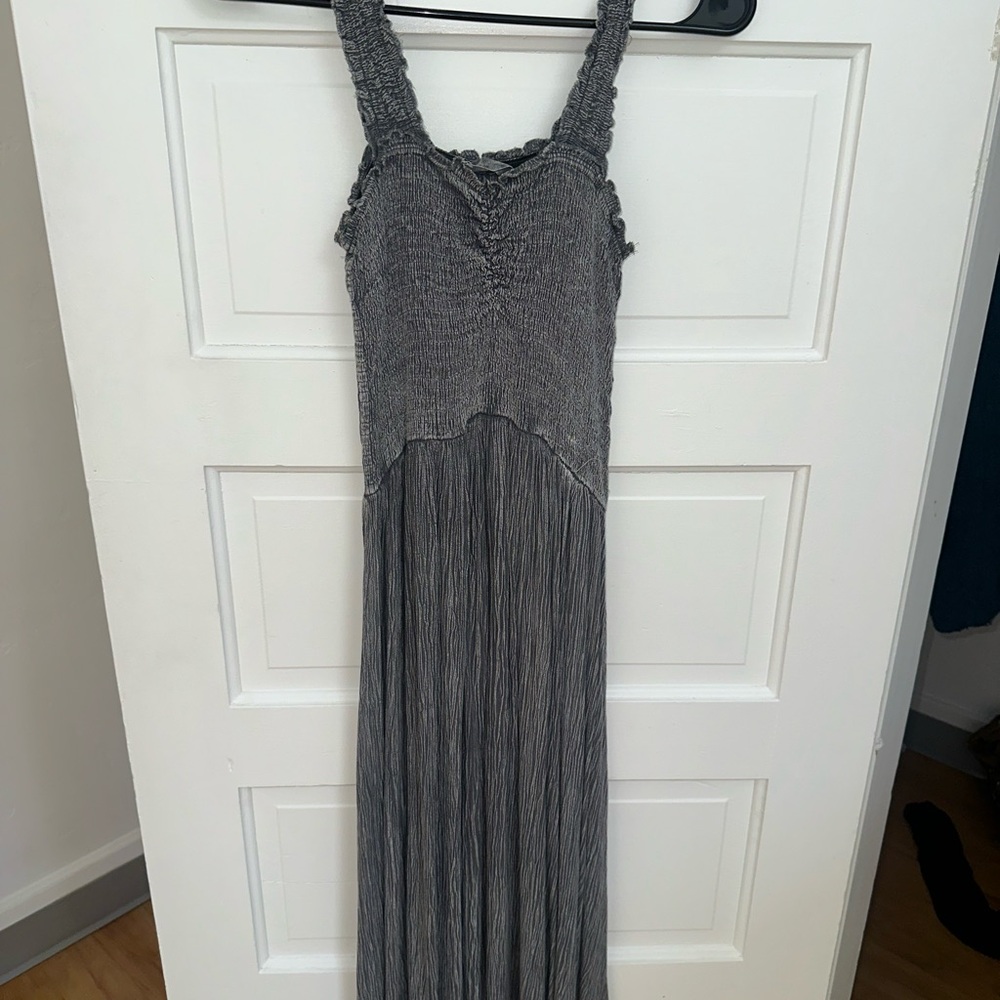 Elegant Gray Sleeveless Dress